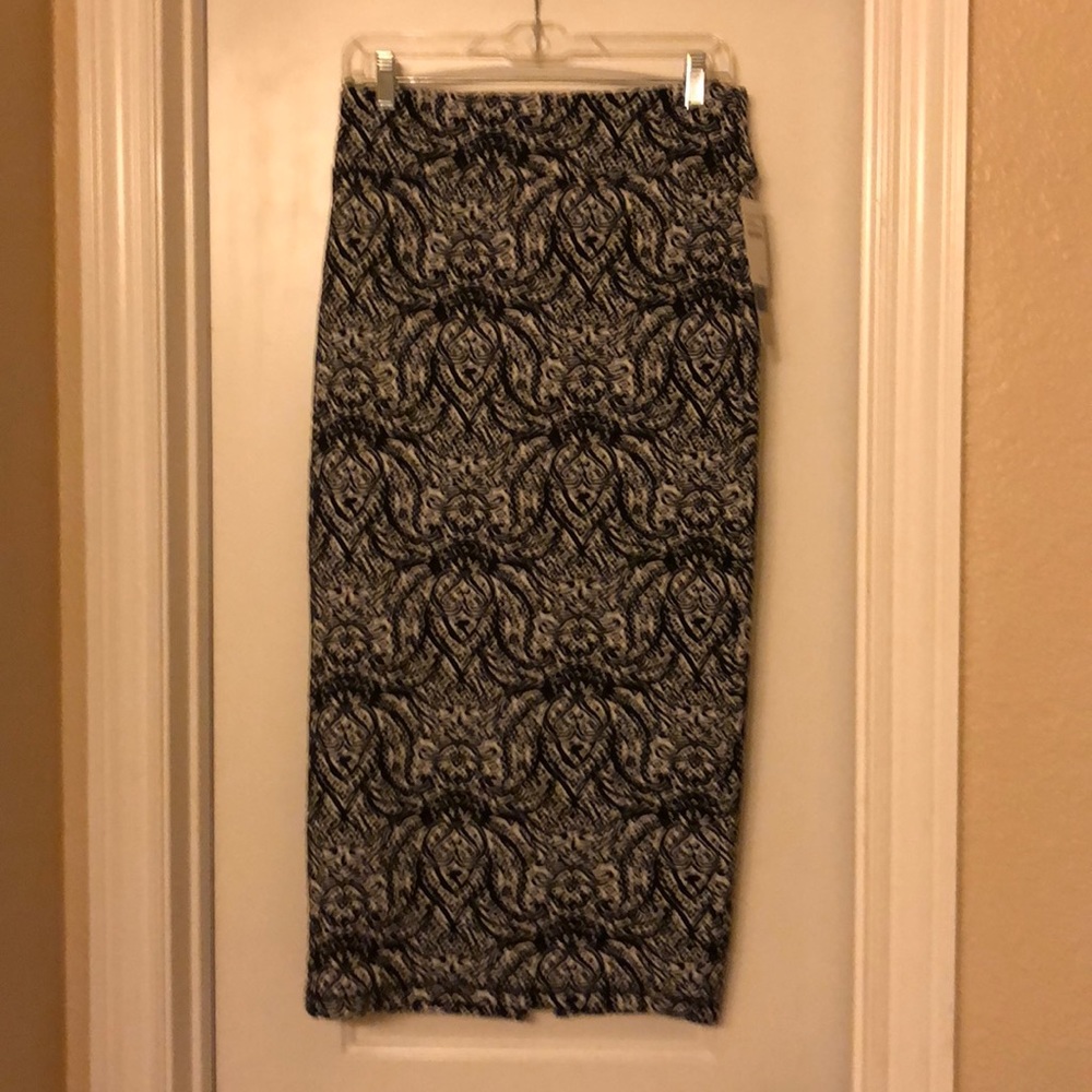 14th and Avenue pull in skirt